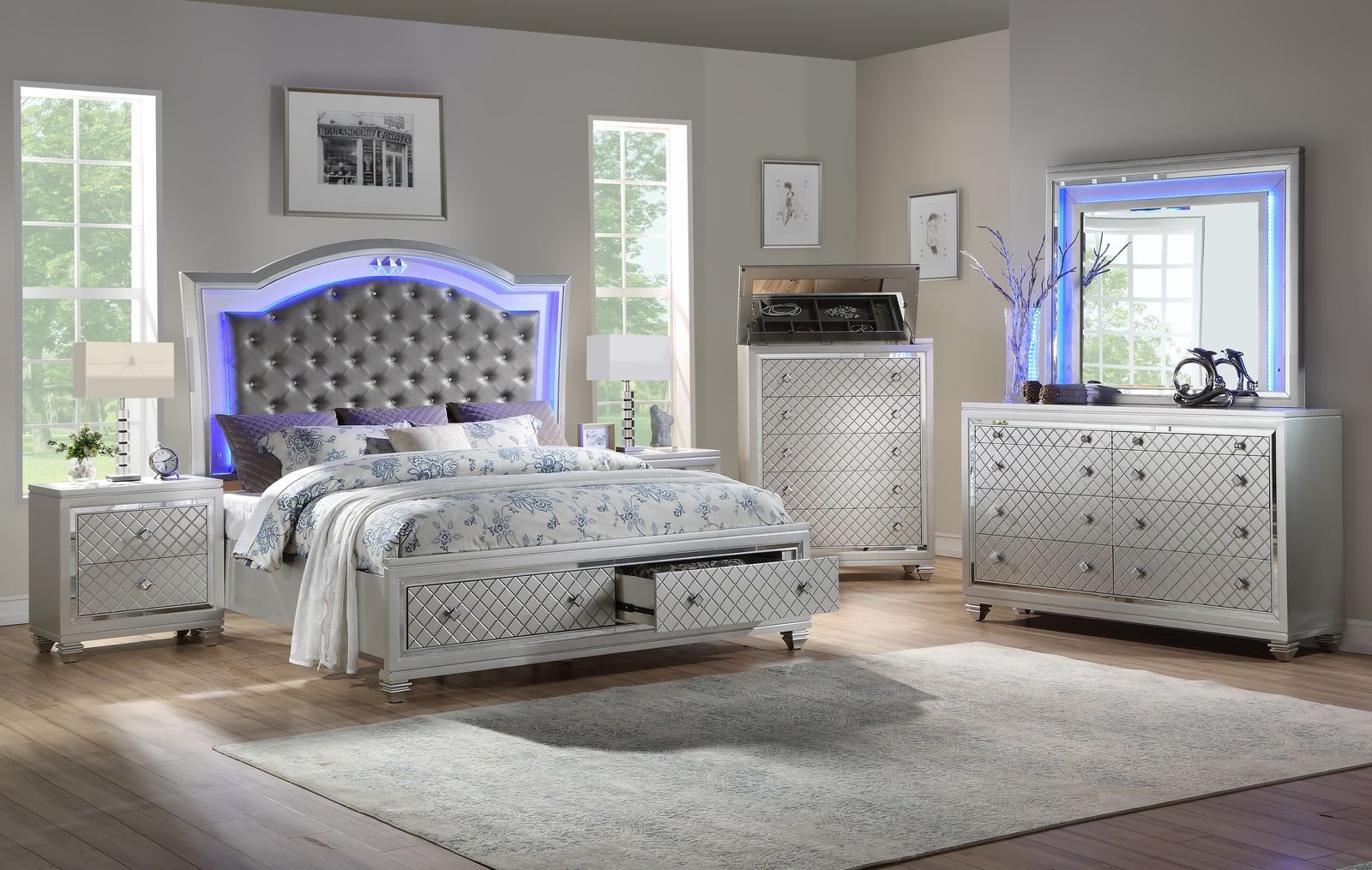 SHINEY BEDROOM