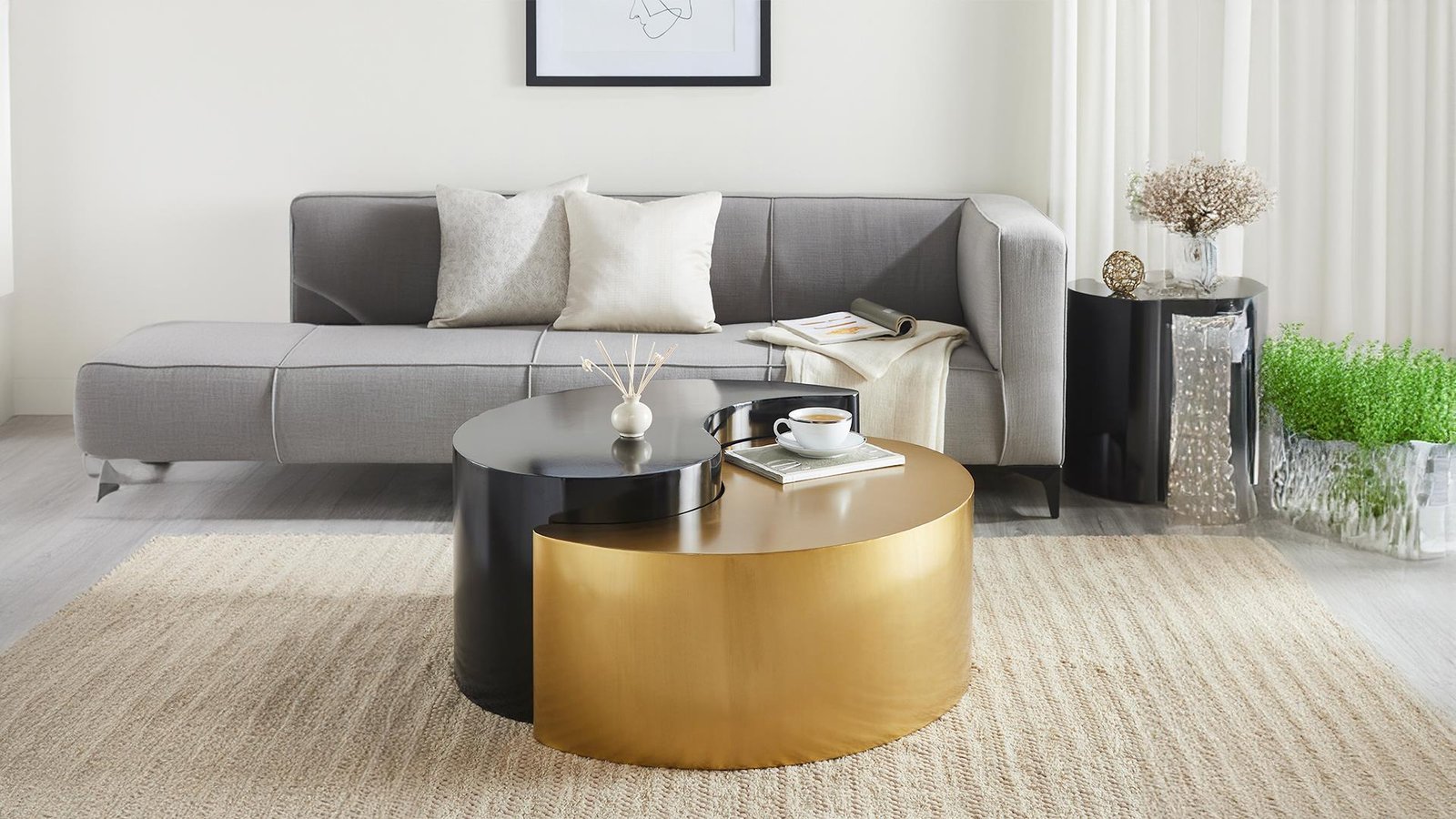 YING YANG COFFEE TABLE BLACK &AMP; GOLD