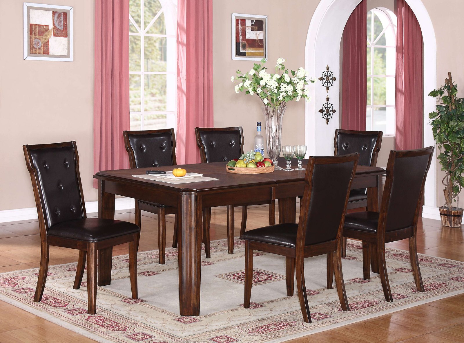 PAM DINING ROOM
