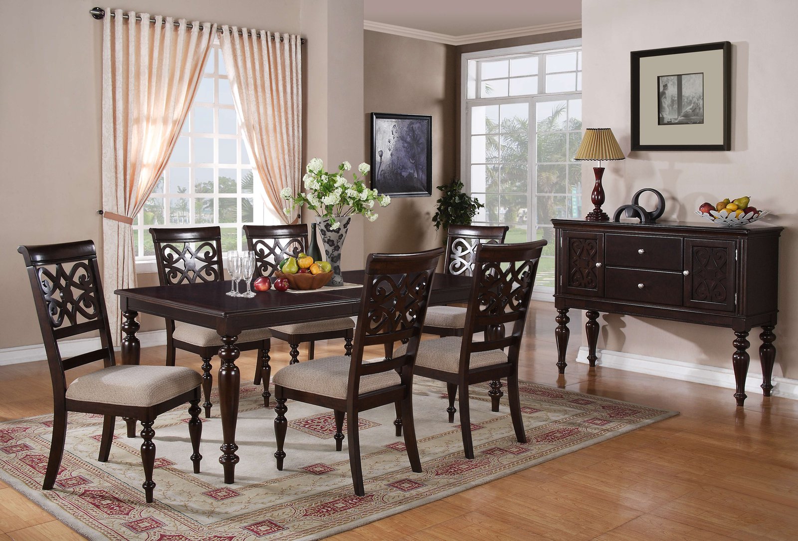 ZORA DINING ROOM