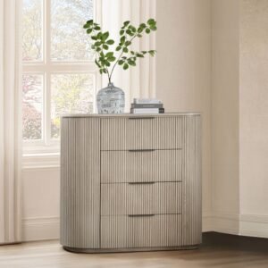 Leanna Chest